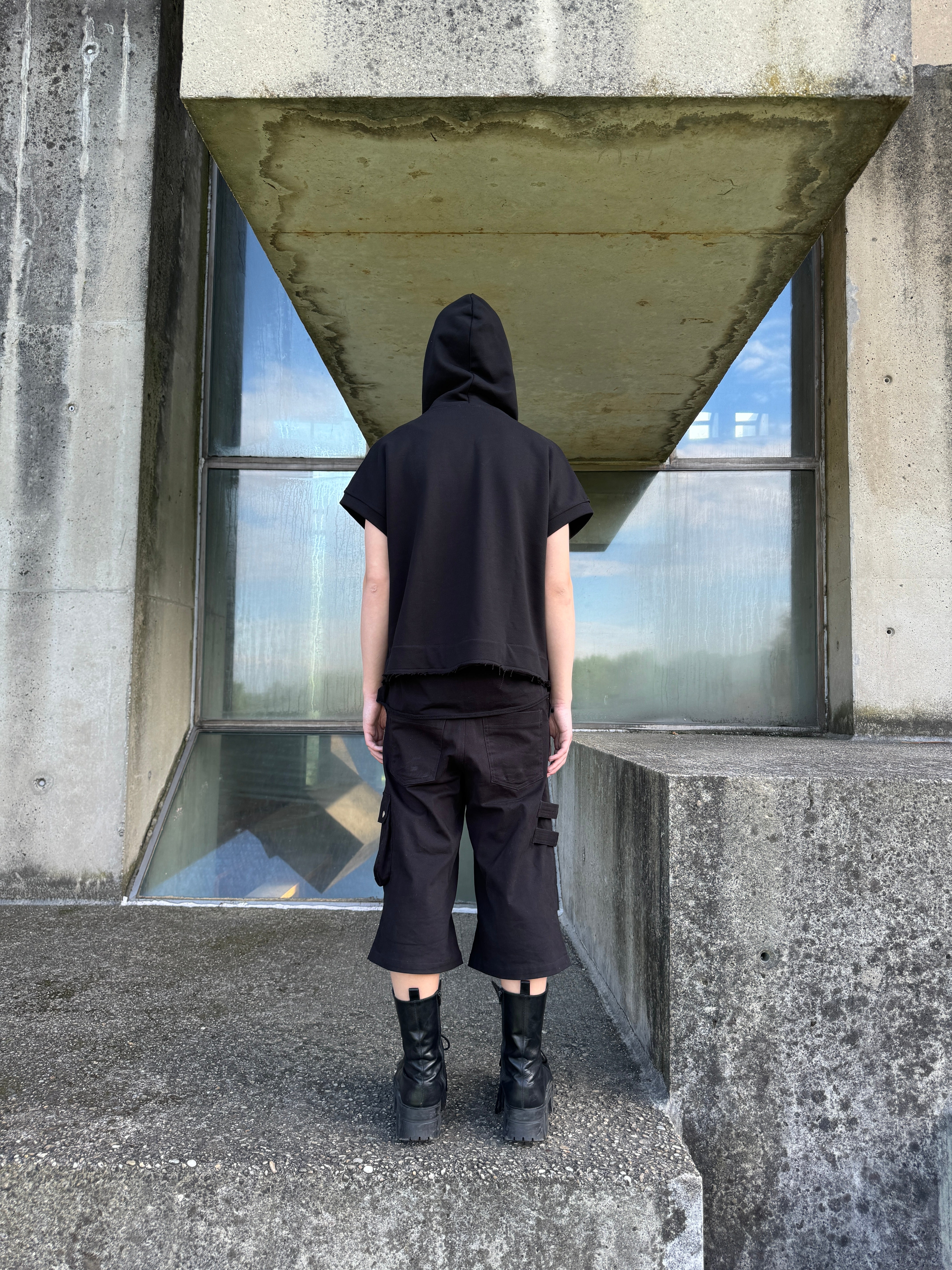“NITER” FLARED SHORTS