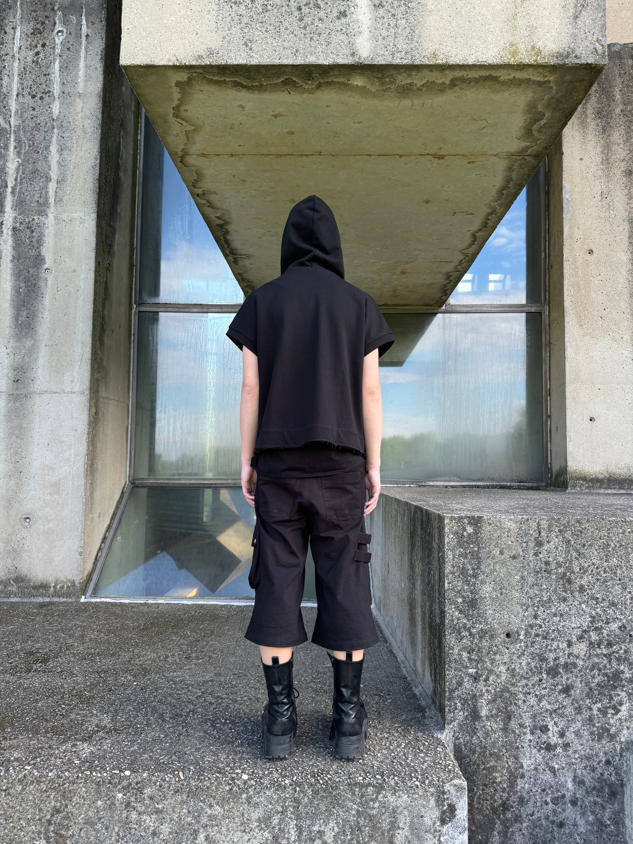 “NITER” FLARED SHORTS