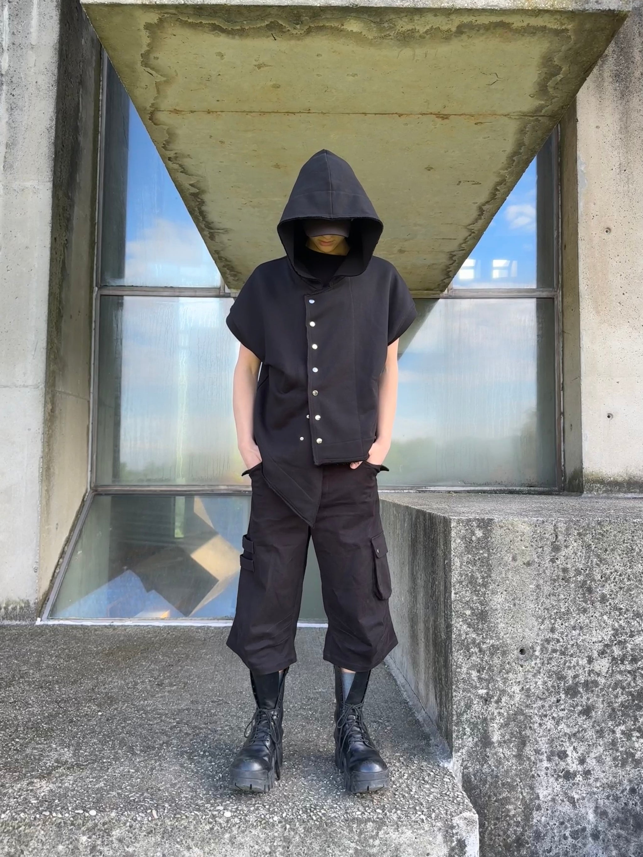 “NITER” FLARED SHORTS