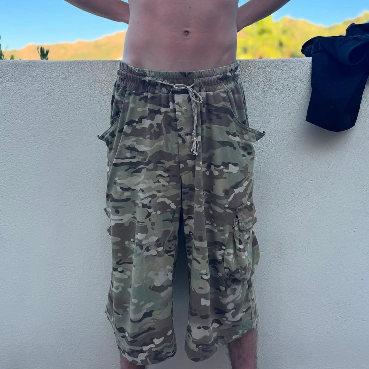 “NITER” FLARED SHORTS - CAMO