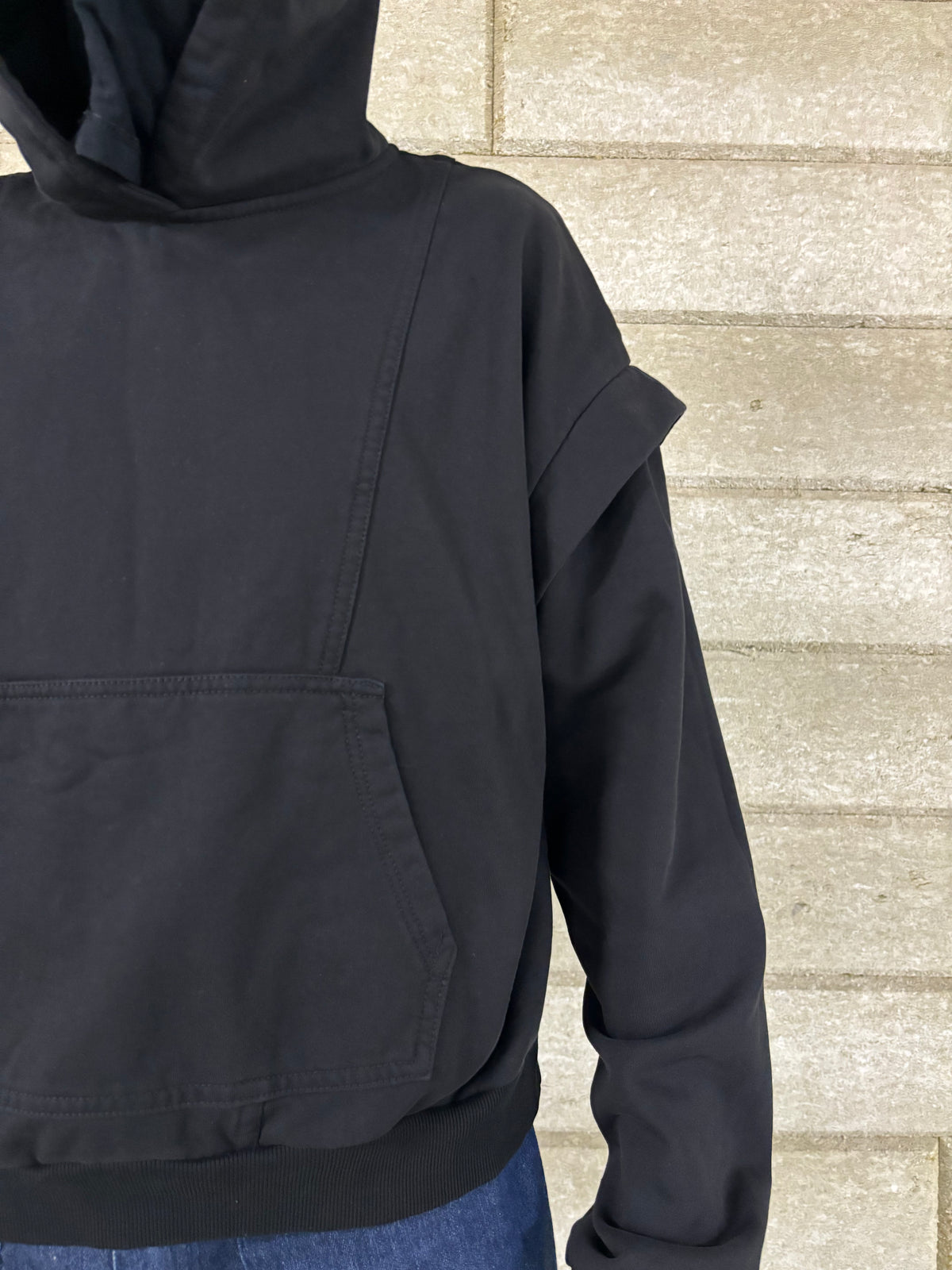 "SLENDER" LAYERED HOODIE